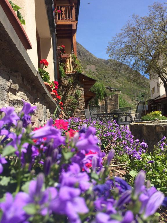 Hotel Llacs De Cardos Tavascan Kültér fotó